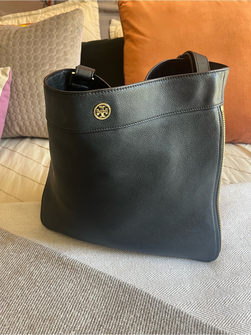 Tory Burch Black Leather Zip-Accent Messenger Bag